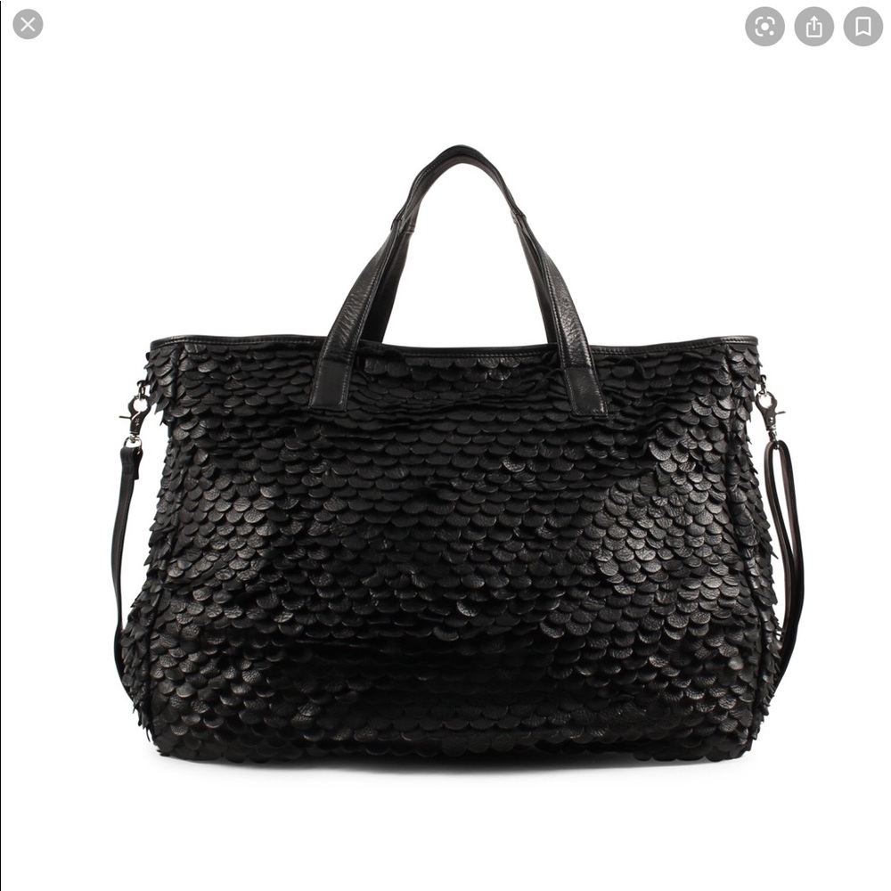 ISO... SEARCHING FOR THIS WEEKENDER/handbag